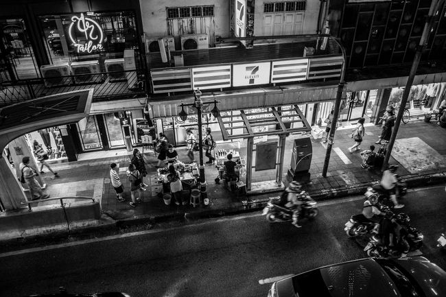 しかし夜の街歩きももっとしておけば良かったなあ。