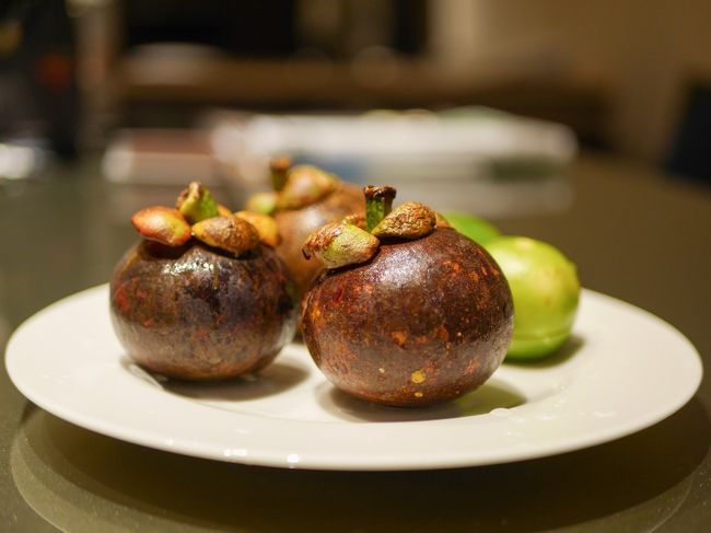 今日買ったマンゴスチン。