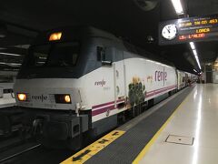 サグラダファミリア観光を終え、水道橋があるタラゴナへ移動。
スペイン国鉄(renfe)の特急を使用します。