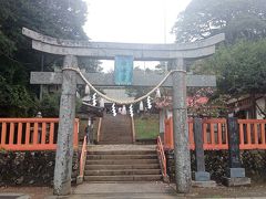 しばらく歩くと、御崎神社があります。