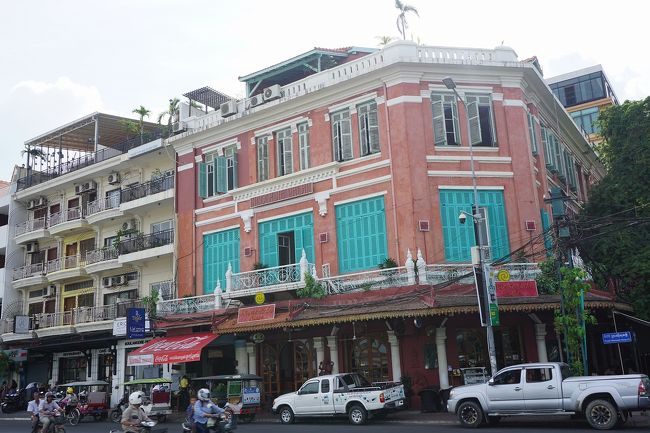 ●リバーサイドビストロ＠トンレサップ川界隈<br /><br />ちょっと暑いので、カフェタイムにしました。