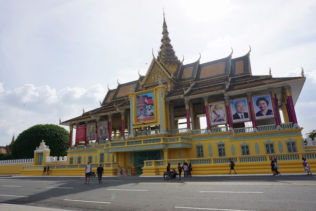 ●勝利の門＠王宮<br /><br />王宮にやって来ました。<br />勝利の門です。