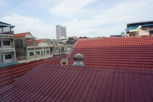 ●G Mekong Hotel<br /><br />部屋から。<br />低層階の為、残念ながら、景色は隣の屋根(笑)。<br />