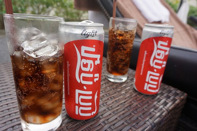 ●G Mekong Hotel<br /><br />アルコールではなく、コーラを頂きました。<br />カンボジアは、乾季と言えども、湿気はあるので、プールとコーラでクールダウン。