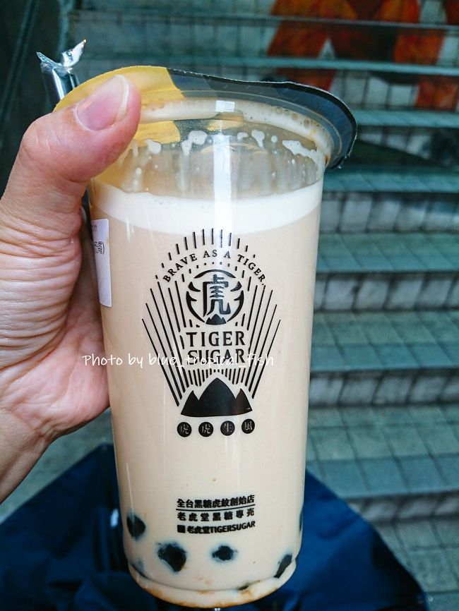 アイヤー！！！<br /><br />ホットにすると、その虎の模様が全くわからないです。<br /><br />これは失敗だーー！しかも激熱！！<br /><br />ふりふり数回して、冷めるのを待ち、飲んでみました。<br /><br />おいしかったのですが、虎の模様…あー残念。数日後リベンジ決定。<br /><br />