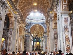 「サンピエトロ大聖堂」
カトリックの聖地！
荘厳な造りです。
出入り自由！
写真撮影自由！
