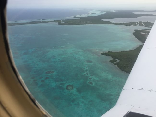 ブルーホールに行くまでの途中にある島々。