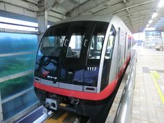読者の皆様、申し訳ございません。

日本縦断非鉄旅‥
沖縄県那覇でもって、終了！です。
横浜に強制送還されます。
ハアァ～
タスキをつなげなかった駅伝ランナーの気分。
ちなみに、後で考えたらタクシーと言う手がありました。
これは、リベンジしなくては。

軌道とは言え、｢鉄道｣に分類されるモノレールに乗り‥

6月1日(金) 第5日目-1 晴れ
①ゆいレール.那覇空港行
旭橋.6:04→那覇空港.6:16