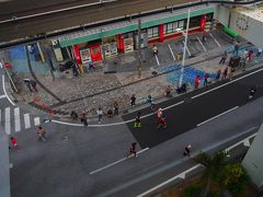 ゆいレールからまだ走っている人が見えたよー！！
がんばれー
あと少しだー