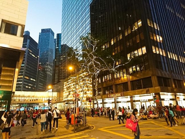 ジャクリーンは中環大好きなので、もしかして中環のどこかで踊ってたりして…とかTさんと話しながら歩いていました。