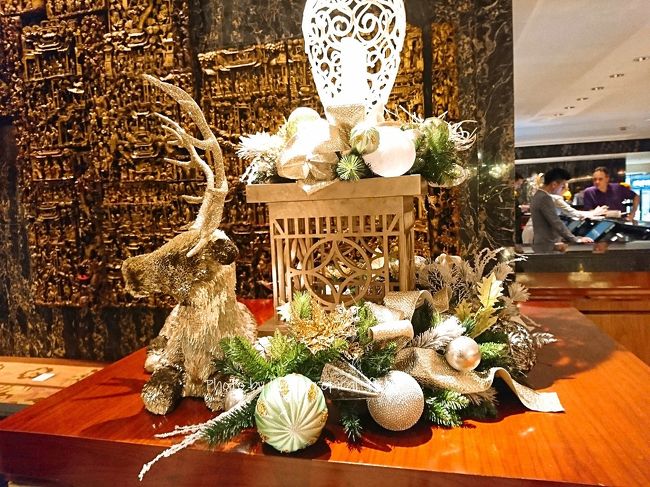 マンダリンホテルのクリスマスデコレーションはトナカイさん。