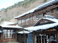 花巻駅から他の温泉宿を経由しつつ大沢温泉に到着！
よくネットで見るまんまだわ～と感動（笑）。