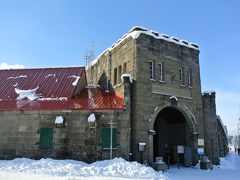 ニッカウヰスキー余市蒸留所にきました。

さっきまでは曇っていたのが青空に変わり、きれいな雪景色が期待できそう！
