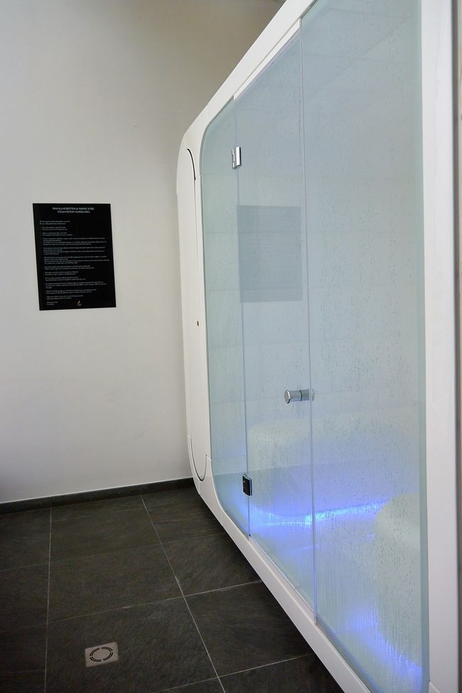 『Swiss Hotel Sarajevo』6階にあるスパ『Golden Rain Spa』のスチームサウナ。