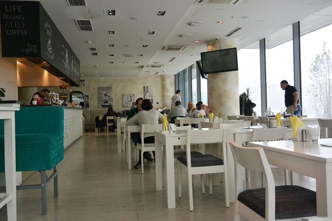 ショッピングセンター『Importanne centar』内のレストラン『Milkman House』でランチ。