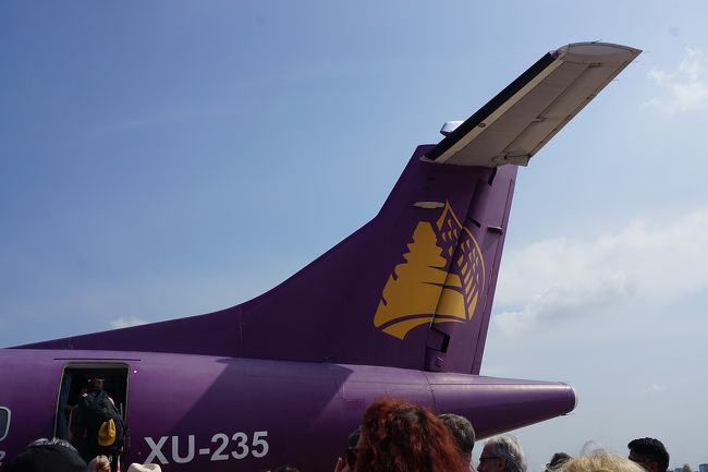 ●K6 105便@プノンペン国際空港<br /><br />さて、シェムリアップ行に搭乗します。<br />カンボジア・アンコール航空です。<br />カンボジアのフラッグキャリアです。<br />