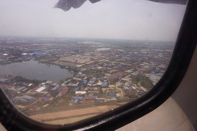 ●K6 105便から<br /><br />10:16。<br />今日のプノンペンも快晴なり～。