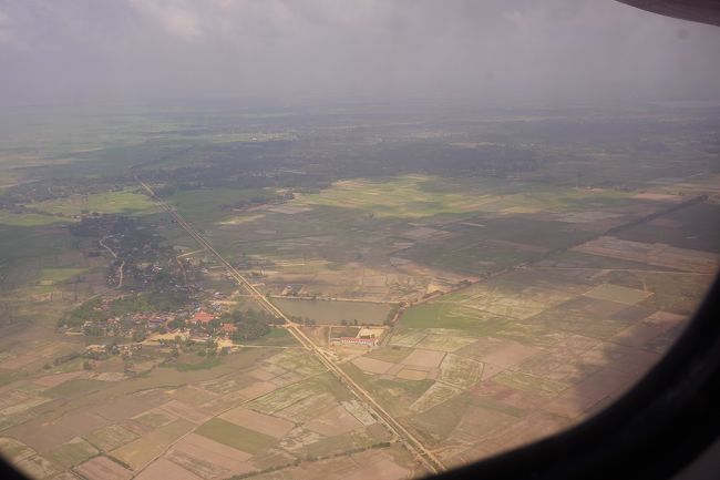 ●K6 105便から<br /><br />10:55。<br />まっすぐにのびる道が印象的です。