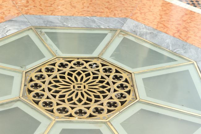 通気口？こういうの一つ取っても綺麗ですね。面白い。