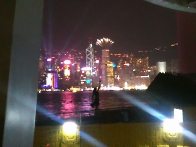 シンフォニーオブライツです。レーザー光線の他に花火も上がります。