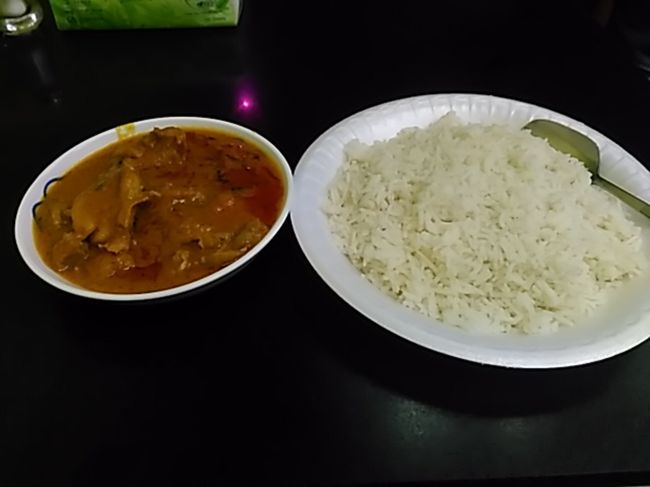 ライスとカレーで40ドル(600円)のセットです