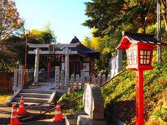 カエルのすぐ先に千姫天満宮。
まだ新しそうに見える綺麗な神社だったよ。
撫で牛もいたのでなでなでしておく。