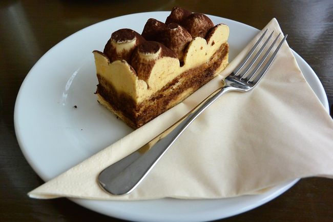 ノボテルの中のカフェ『CAFE BRISTOL』<br /><br />わたしはティラミスにしました。安定のおいしさ。