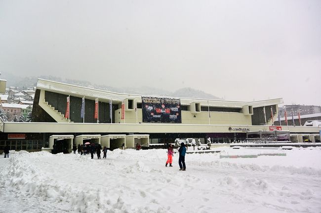 Russian Ice Starsによる『Snow White on Ice』が開催中のスケンデリヤ。