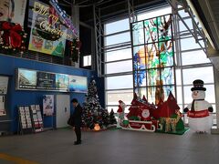 仙台空港駅ではもうクリスマスのデコレーションが始まっていた。
