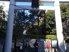 でも隣の乃木神社は参拝しておきます。
最近は乃木坂４６ファンが訪れる聖地になっているみたい。
乃木坂４６が出来るまで乃木坂って地味な地名でしたね。