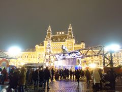 それにしても、この寒い中、人が多いと思ったら、赤の広場はクリスマスマーケットをやってました。