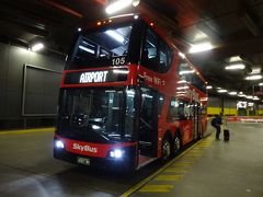 深夜にメルボルン空港に到着して、Sky　Bus でサザンクロス駅へ移動。