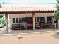 【マトグロッソ・ド・スゥ州（Mato Grosso do Sul）のカンポグランデを訪問】

途中で立ち寄った道端の何気ないドライブイン.....軽くお昼ご飯です。