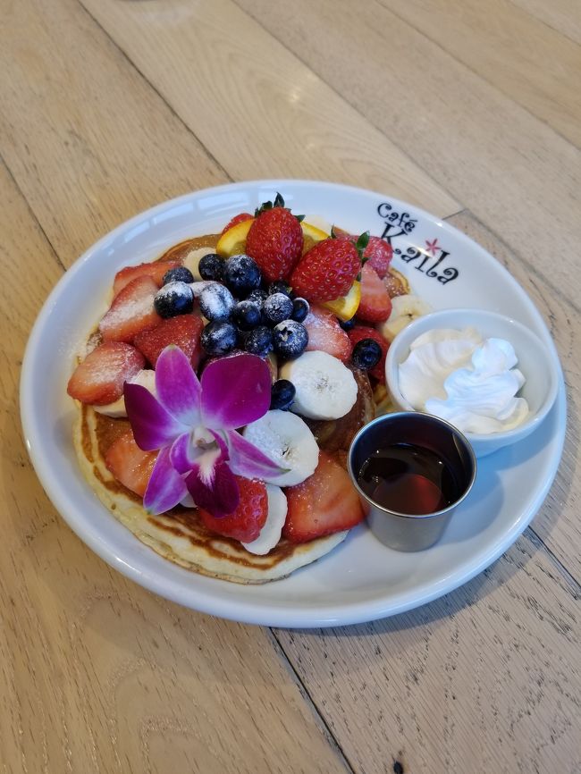 3日目。<br /><br />朝ごはんはイクスピアリのカフェカイラへ行きました。