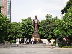 リータイトーさんの像があります。どうやらここはリータイトー公園のようです。