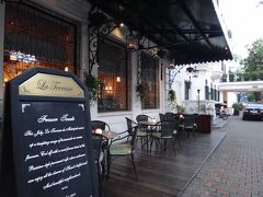 何度も前を通って、入りたいのに思い切れなかったソフィテルメトロポールハノイ。とっても素敵です。