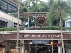 ホテルのチェックイン（15:00）まで時間があるので、インターナショナルマーケットプレイスで昼食です。
