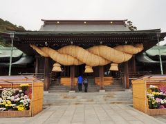 拝殿も立派ですね、注連縄の大きさに感動。
創建は、約1700年前。
ご祭神の「息長足比売命（おきながたらしひめのみこと）」別名「神功皇后(じんぐうこうごう)」は、第14代仲哀天皇の后で応神天皇の母君にあたられます。