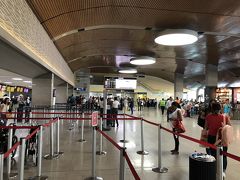 カルタヘナの空港はこじんまりとした感じでした。