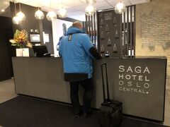 本日のお宿、Saga Hotel Oslo Central。

ホテルといっても、ホステルも併設。
ということで、4人部屋のドミトリーに宿泊です。

あぁ疲れた、お休みなさい。ちなみに、同室は、アメリカのご婦人、イギリスのお姉さん。そして、どこかの男性が夜中に戻って来た。