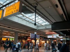 無事乗り継いでアムステルダムに着きました。