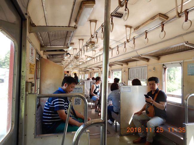 汽車の車内の様子・・・・<br />あまり混んではいませんでした！！