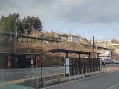 写真の上の方がＪＲ気仙沼線の旧歌津駅跡。
下がバス転換した気仙沼線ＢＲＴの歌津駅です。
南三陸町の語り部ガイドさんとはここでお別れです。

（つづく）