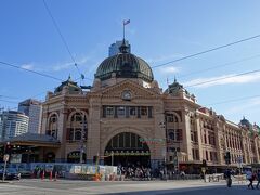 フリンダース・ストリート駅

メルボルンと言えばここ！ですね。
オーストラリア最初の駅で、1854年に最初の汽車がここから出発したそうです。