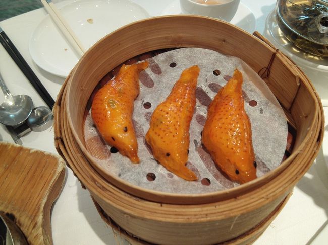 ここからは頂いたキャラクター飲茶たち。<br />まずはお魚の形の飲茶。