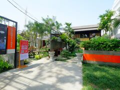 LUNCHはTVで見た「チャンレイツリー」へ。
ベッカムが来店したときの写真が飾ってあります。