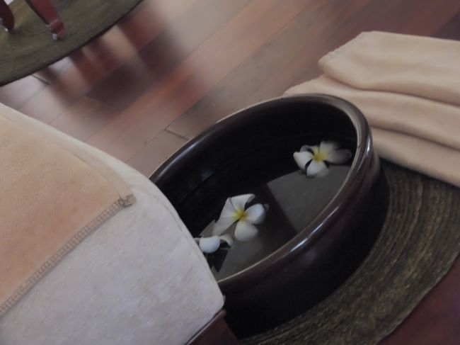 まずは、足湯。