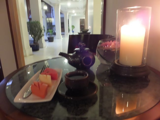 施術後の、フルーツとハーブティ