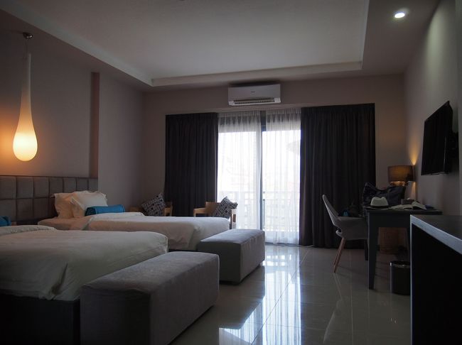 シンプルな部屋で、新設だけあって清潔感抜群です。