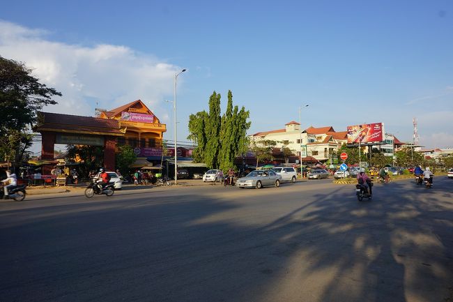 ●国道6号線＠ボレイ・アンコール ホテル&amp;リゾート界隈<br /><br />帰り道で、ホテルの近くにコーヒー屋さんを発見したので、散歩がてら行ってみました。